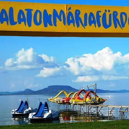 Strand Melletti Haz Ferienhaus Balatonmáriafürdő
